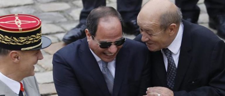 Article : En Egypte, c’est dans le silence qu’on bourde Macron et la France